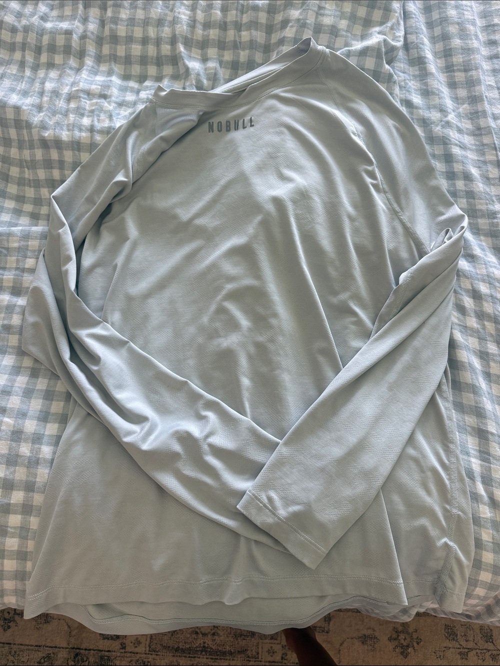 NOBULL Men’s Long-Sleeve Performance Shirt — light grey